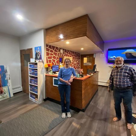 Ranchland Inn Nanton المظهر الخارجي الصورة