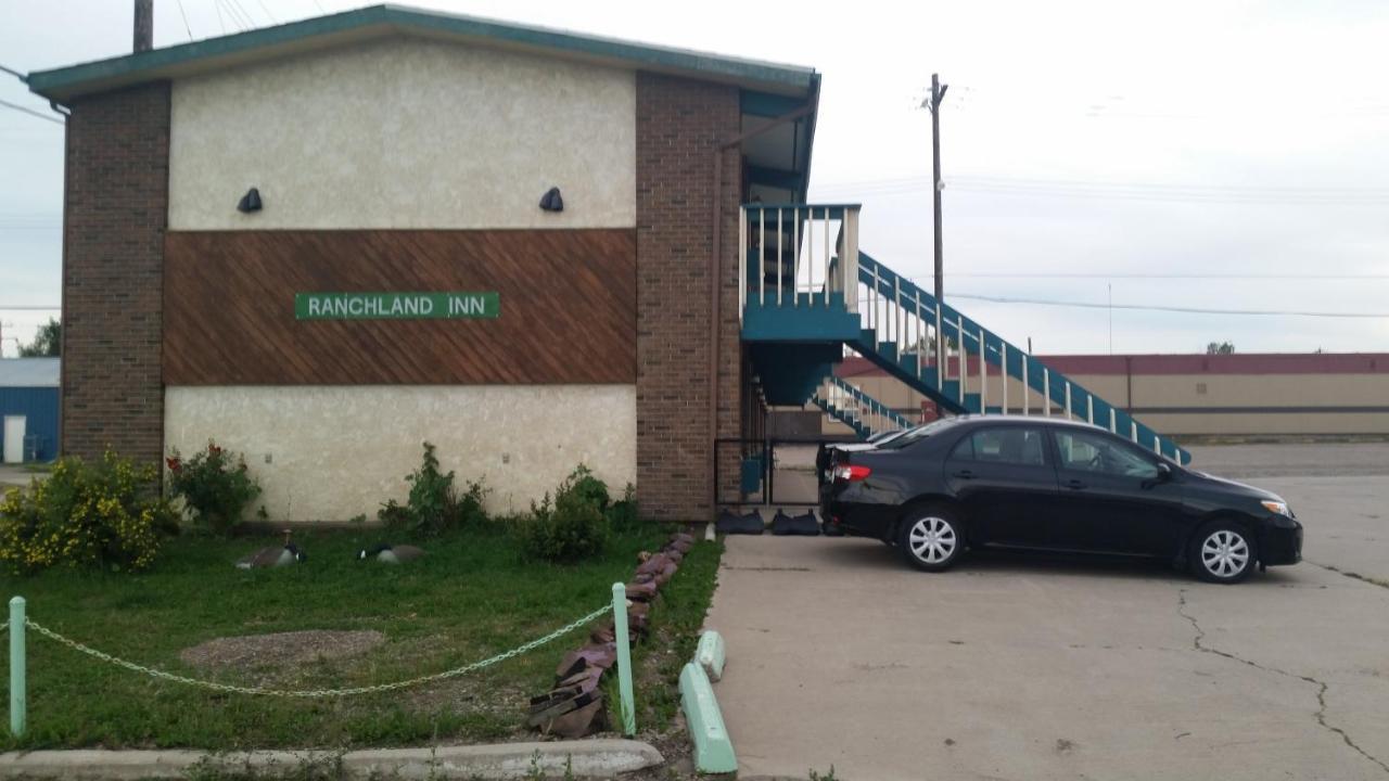 Ranchland Inn Nanton المظهر الخارجي الصورة