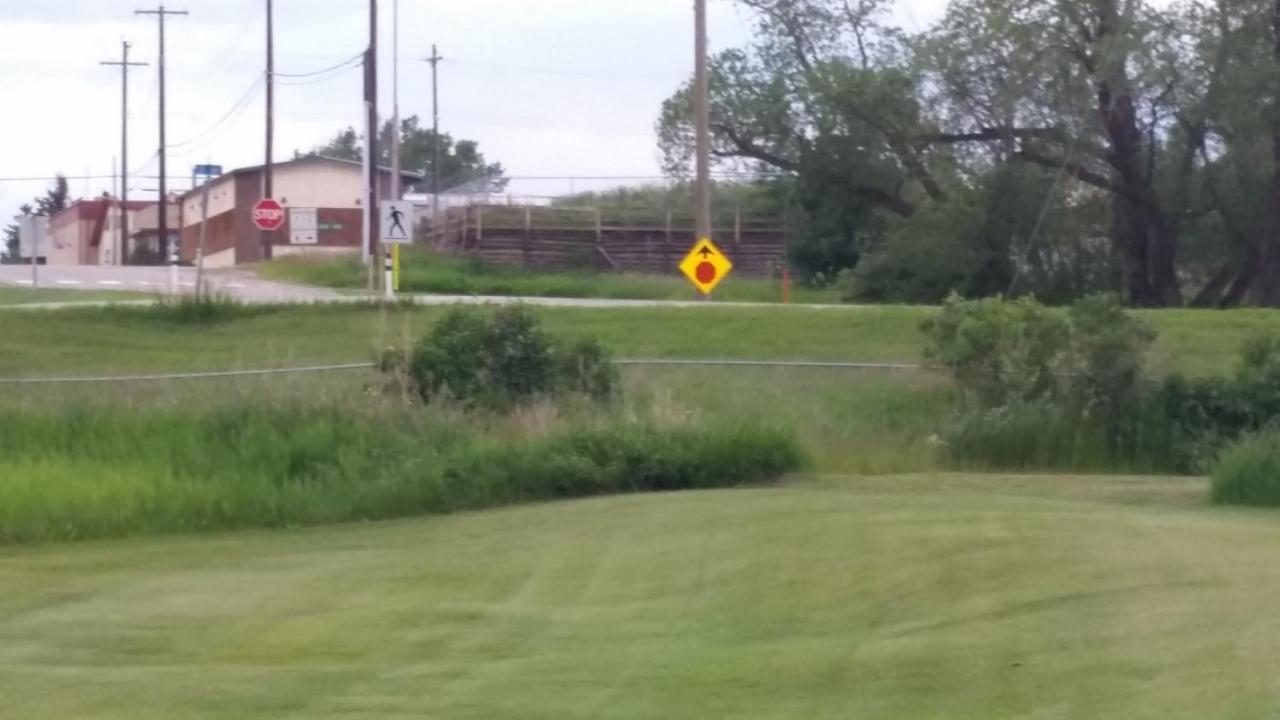 Ranchland Inn Nanton المظهر الخارجي الصورة
