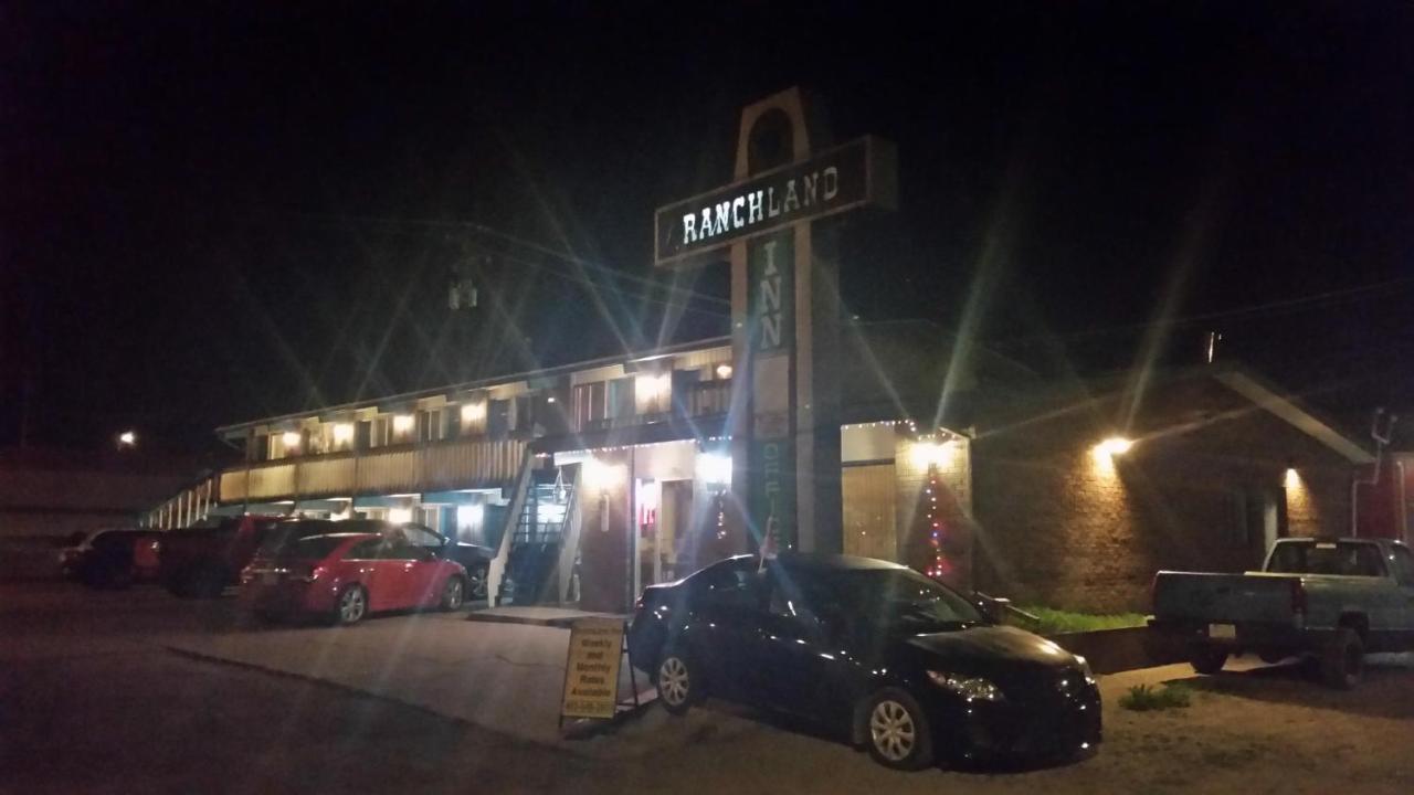 Ranchland Inn Nanton المظهر الخارجي الصورة