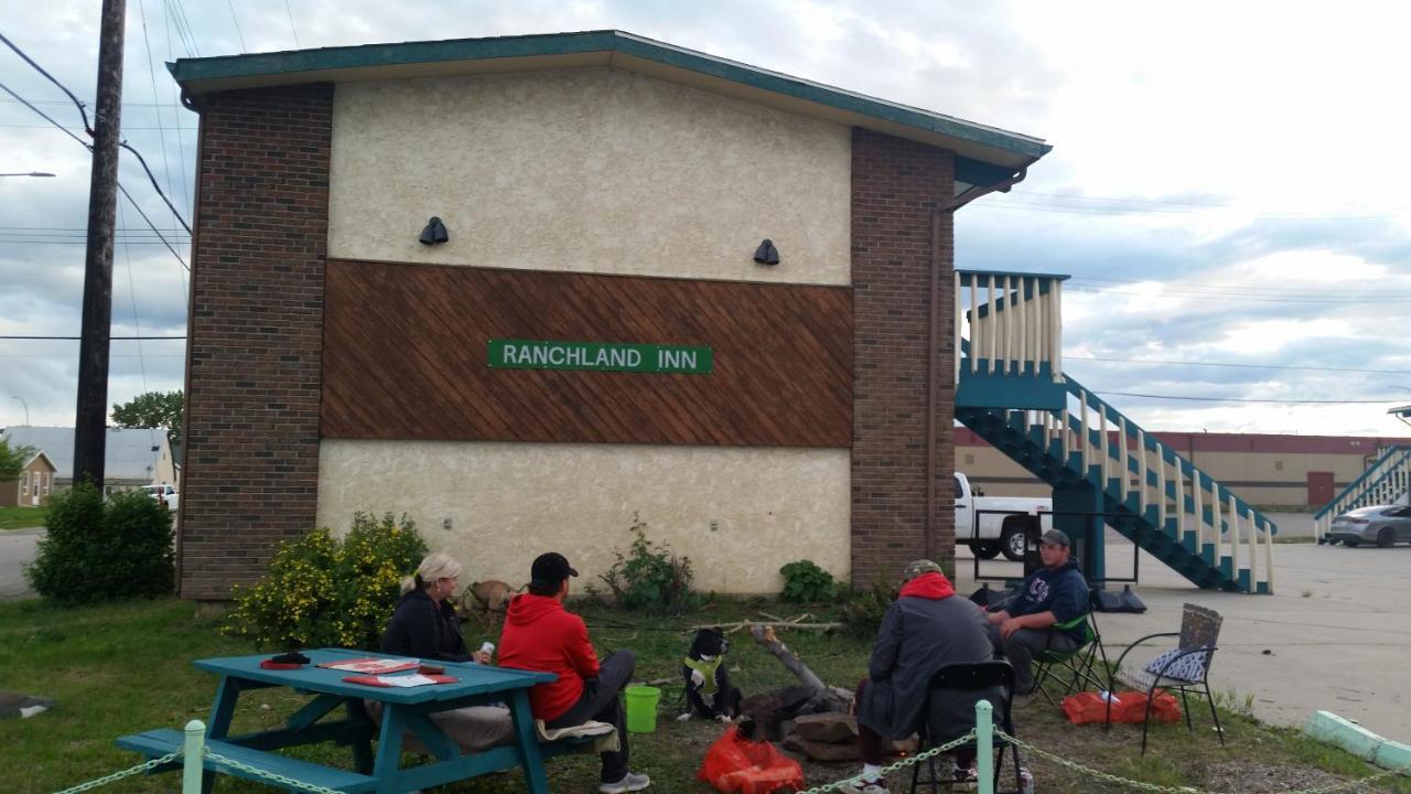 Ranchland Inn Nanton المظهر الخارجي الصورة