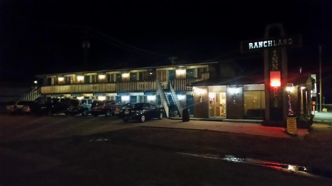 Ranchland Inn Nanton المظهر الخارجي الصورة