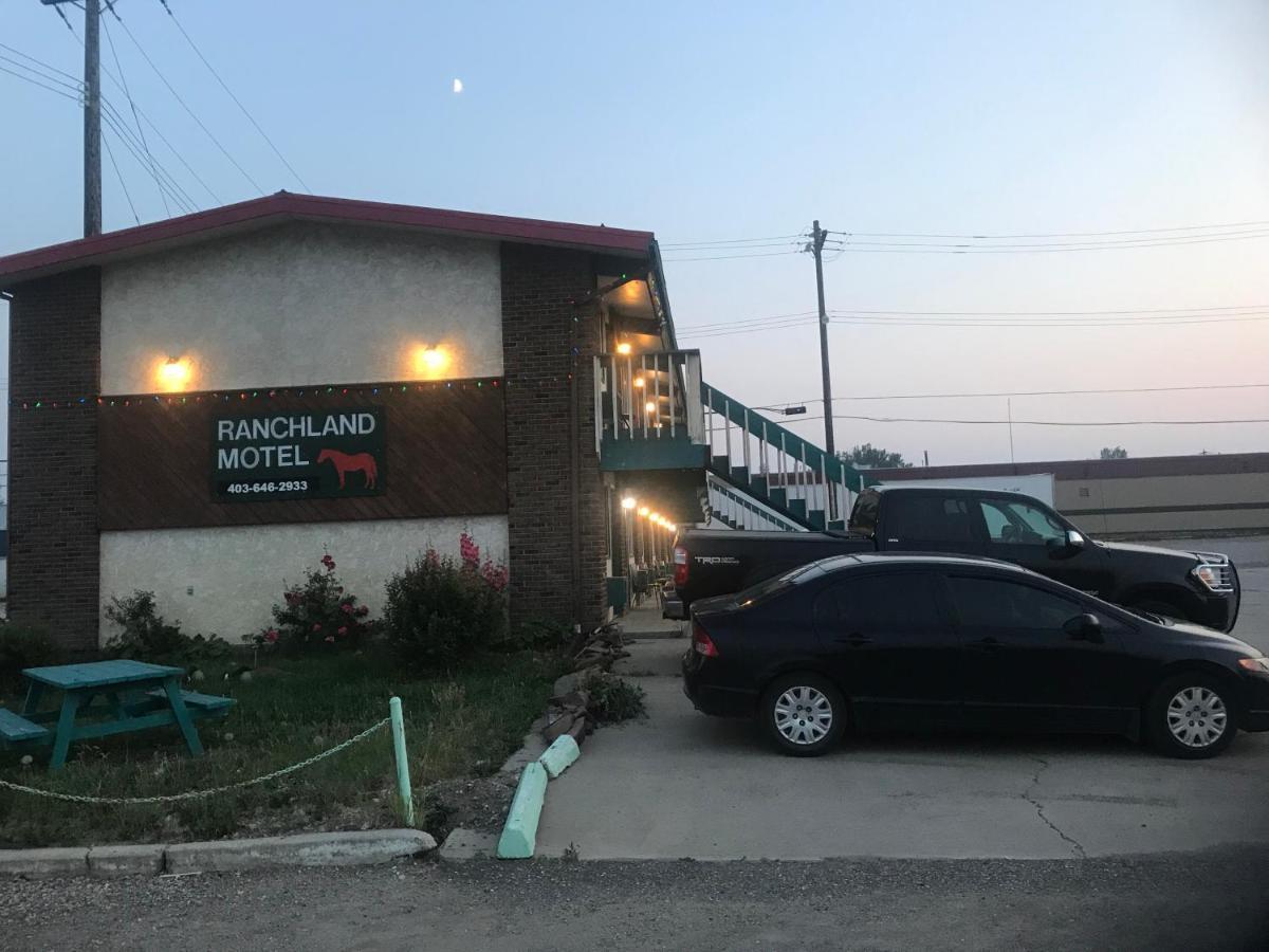 Ranchland Inn Nanton المظهر الخارجي الصورة
