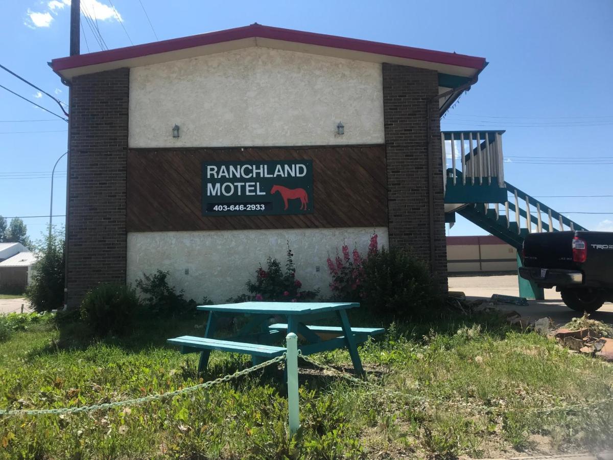 Ranchland Inn Nanton المظهر الخارجي الصورة