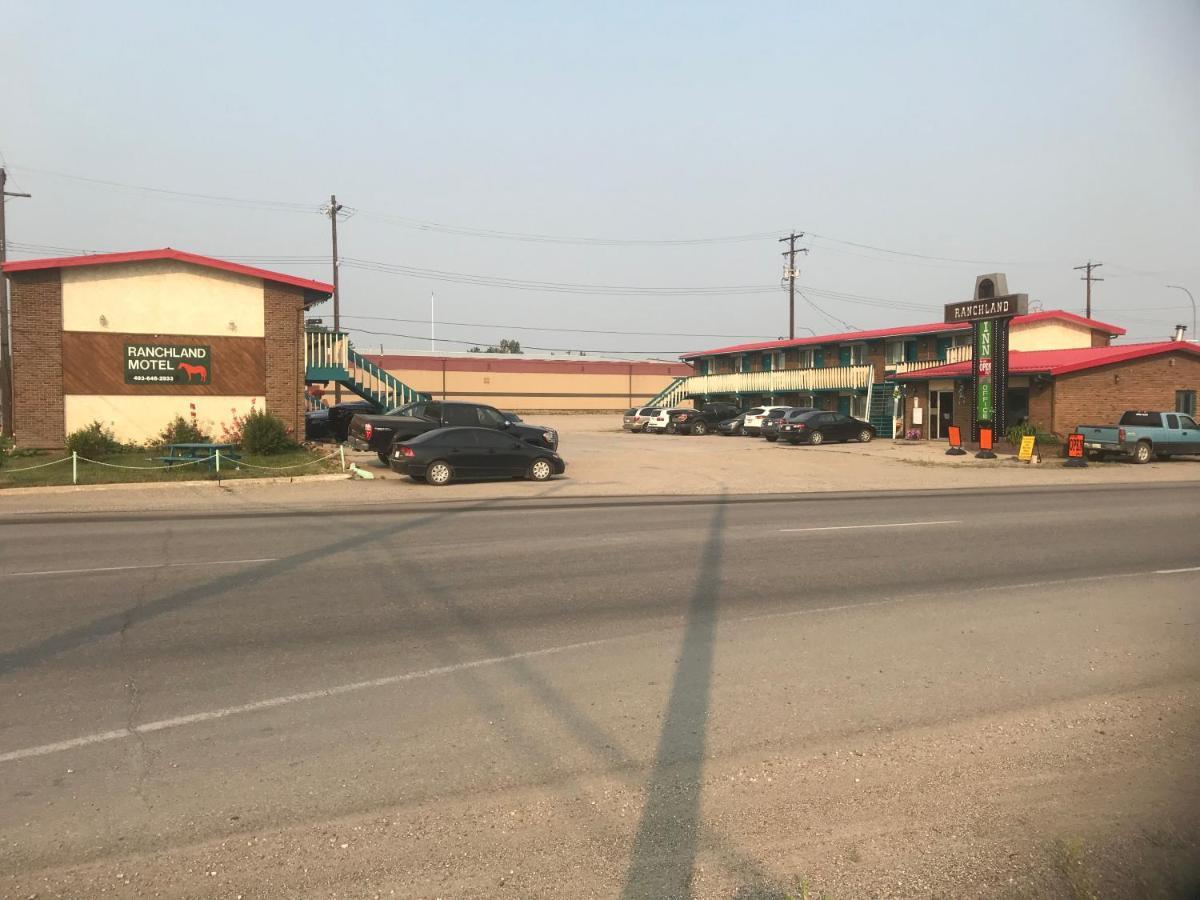 Ranchland Inn Nanton المظهر الخارجي الصورة