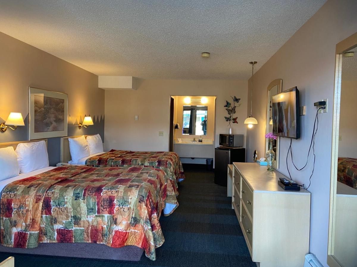 Ranchland Inn Nanton المظهر الخارجي الصورة