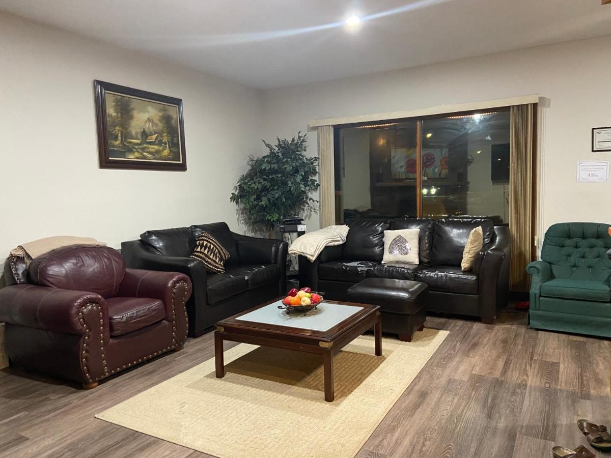 Ranchland Inn Nanton المظهر الخارجي الصورة