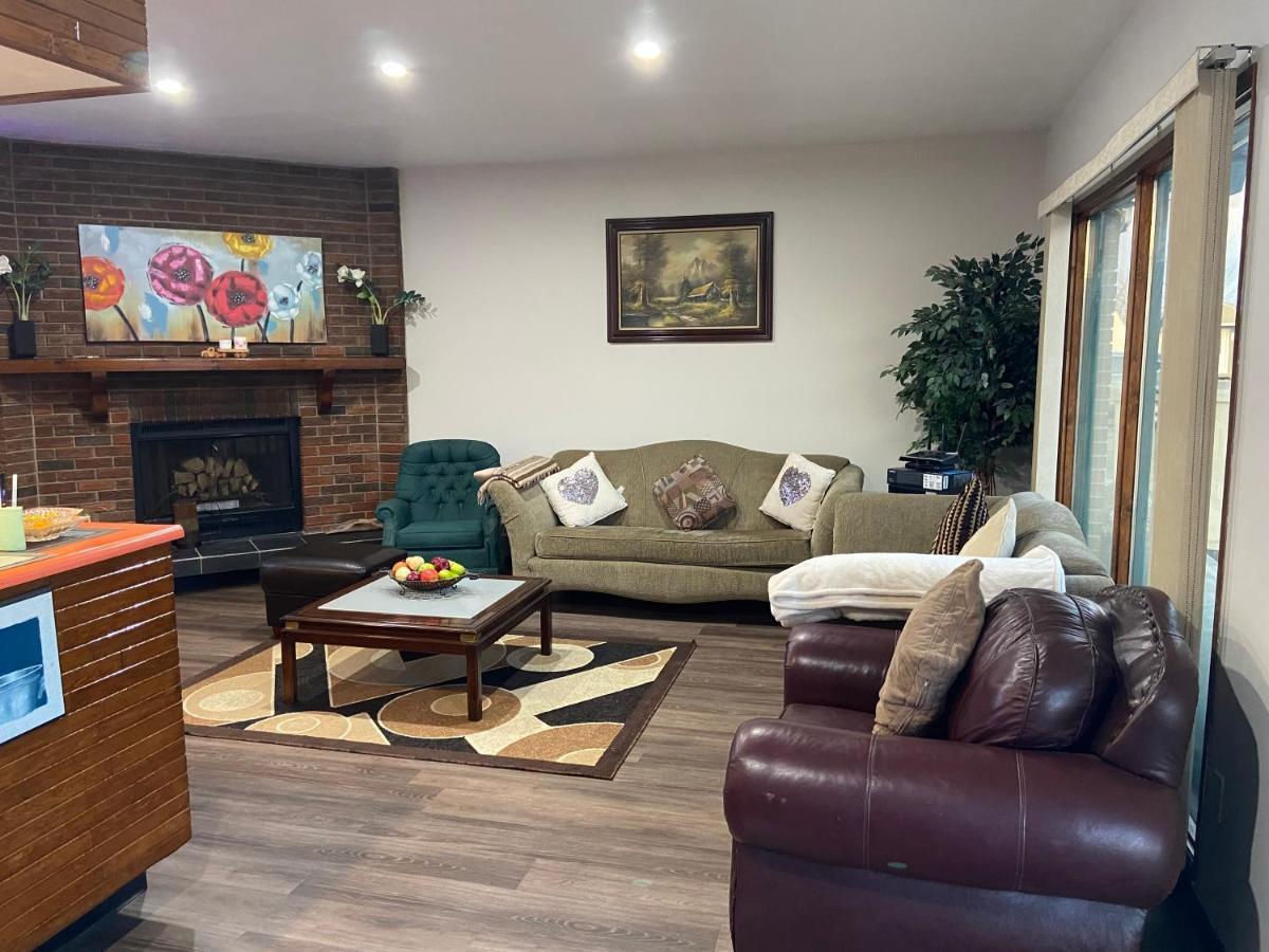 Ranchland Inn Nanton المظهر الخارجي الصورة