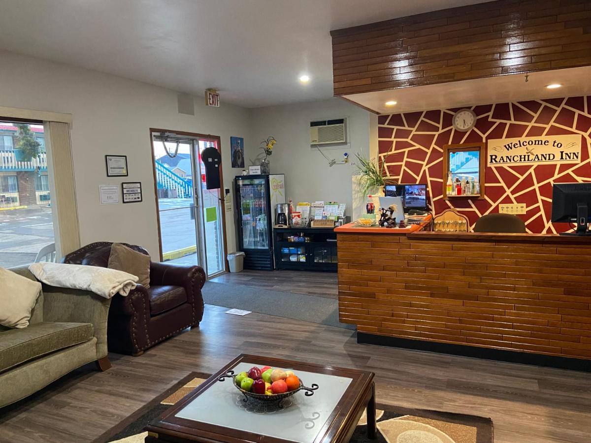 Ranchland Inn Nanton المظهر الخارجي الصورة